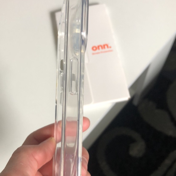 🪷 5/$10 🪷 iPhone 15 case and ONE screen protector ‼️DO NOT HAVE A BOX‼️ - Picture 4 of 5